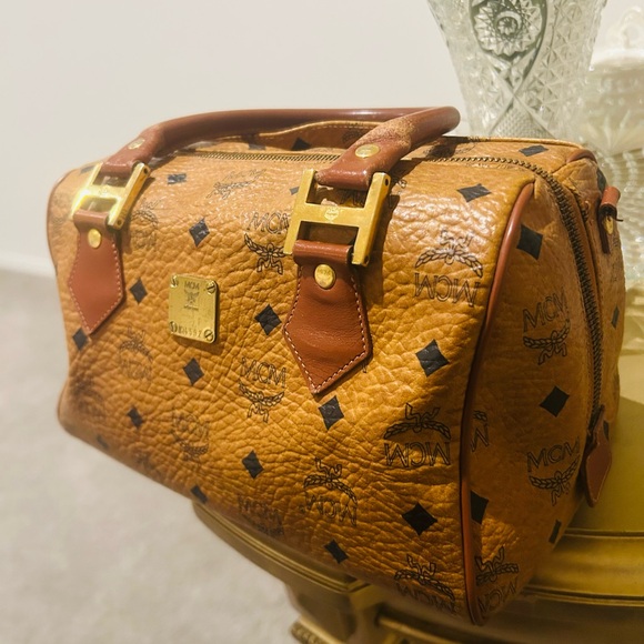 SOLD** FIRM PRICE Authentic MCM Boston bag - Picture 4 of 11